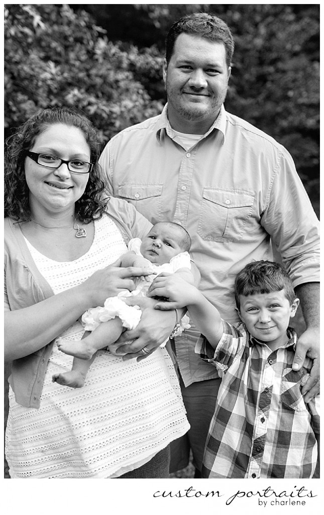 pittsburgh family photographer lifestyle newborn session outdoors family portrait session newborn family pose ideas custom portraits by charlene (2)