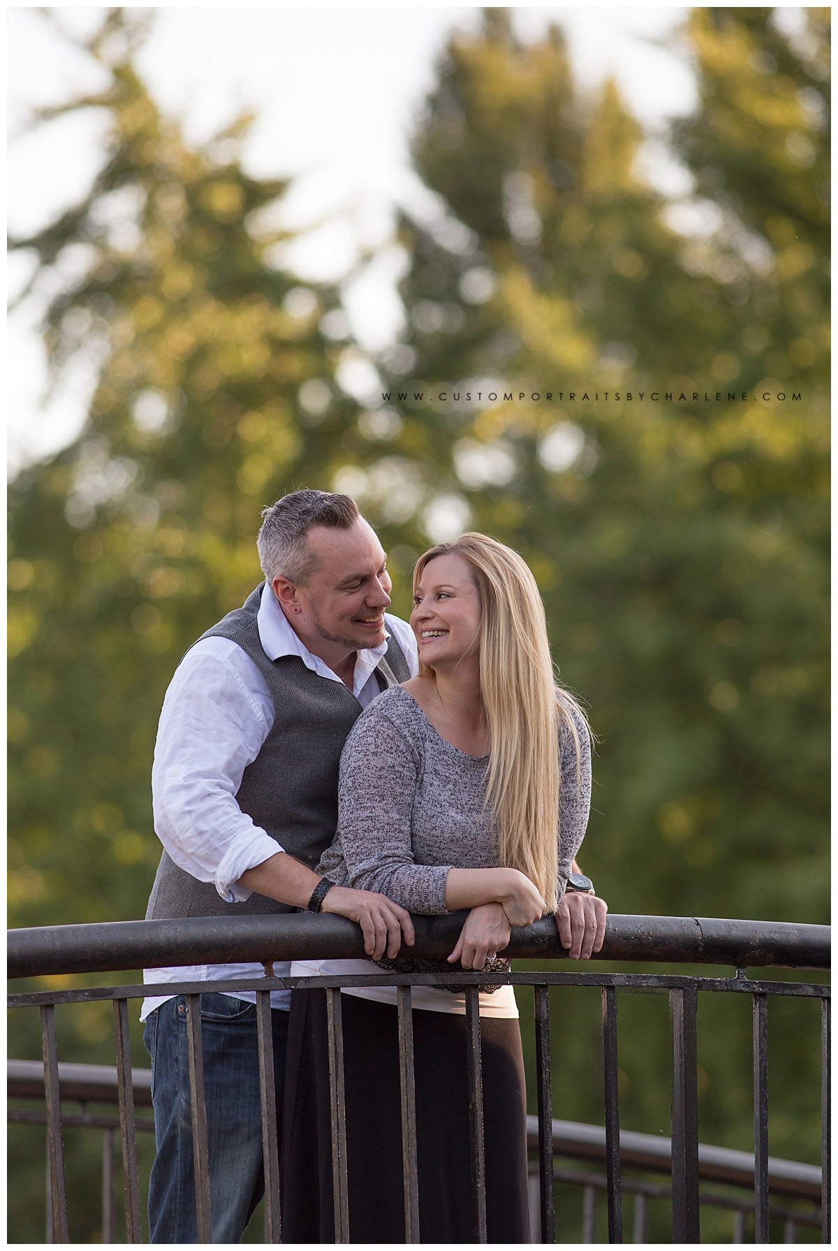 north-shore-pittsburgh-engagement-session-pittsburgh-wedding-photographer-allegheny-commons-park-clemente-bridge10
