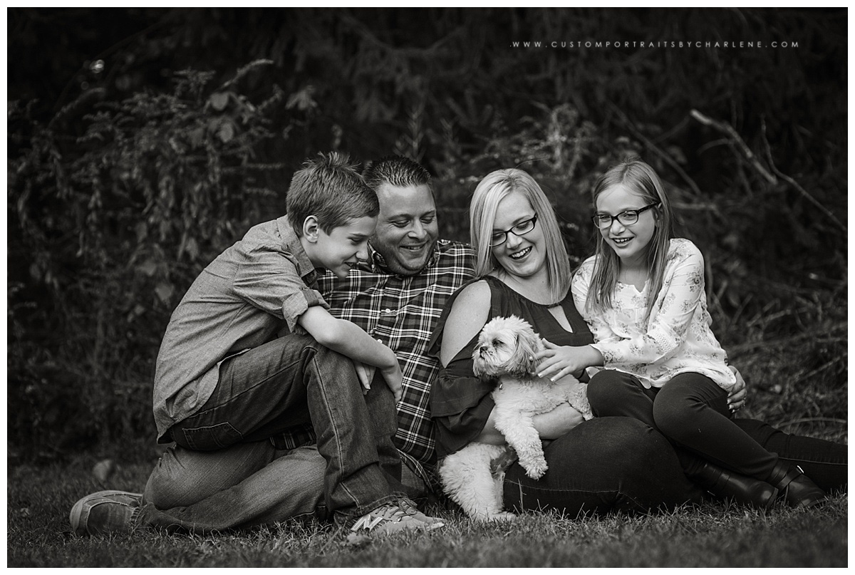 <alt> Family Pittsburgh Dog Photo Session Jeans Flannel Happiness Casual Nature Outdoors Mother Daughter Father Son <alt>